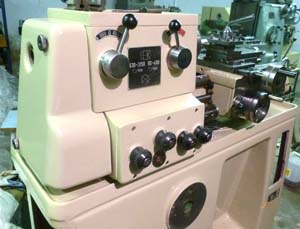 EMU-200 універсальний токарно-гвинторізний верстат